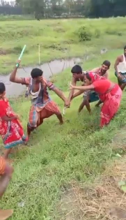 নোয়াখালীতে প্রকাশ্যে নারীকে পেটালেন যুবদল নেতা, ভিডিও ভাইরাল