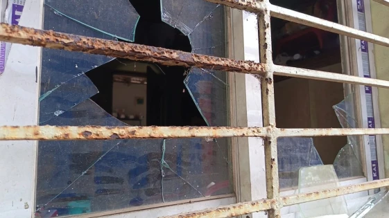 মাদারীপুরে জমি নিয়ে বিরোধের জেরে বিডিআর সদস্যের বাড়িতে হামলা