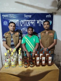 দারোয়ানের কক্ষে বিদেশি মদের আস্তানা, আটক ১