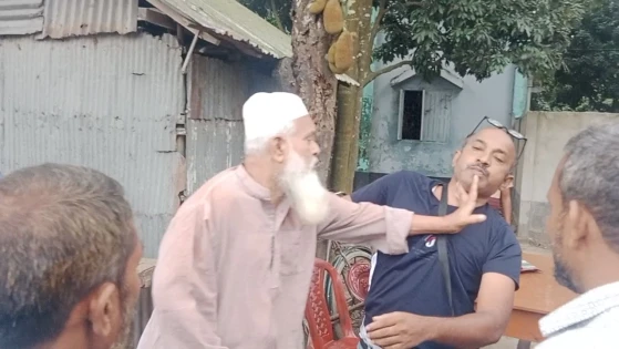 অতিরিক্ত টোল আদায়ের ভিডিও করায় দুই সাংবাদিকের হামলার শিকার