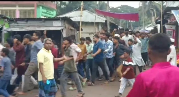 নোয়াখালীতে নিষিদ্ধ ছাত্রলীগের বিক্ষোভ