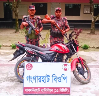 লালমনিরহাট সিমান্তে বিজিবি’র অভিযান: ইয়াবা, ইস্কাপ ও মোটরসাইকেল জব্দ