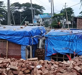 কুঁড়েঘরে এসি-সিসি ক্যামেরা, মাদক ব্যবসায়ীর রাজকীয় আস্তানা