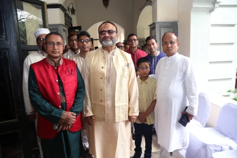 ঢাবি উপাচার্যের ঈদের শুভেচ্ছা বিনিময়