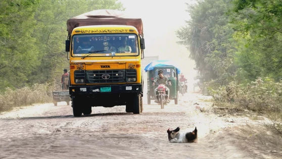 যশোর–ঝিনাইদহ মহাসড়ক: উন্নয়নের নামে পুকুর চুরি, থমকে গেছে ৬ লেন প্রকল্প