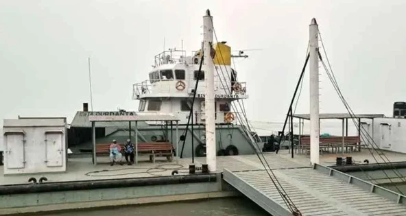 দুই দিন ধরে হাতিয়া রুটে ফেরি চলাচল বন্ধ