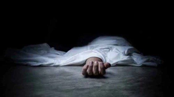 নোয়াখালীতে রাস্তায় প্রকাশ্যে যুবককে গলা কেটে হত্যা