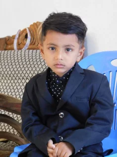 সিঁড়ি থেকে পড়ে শিশুর মৃত্যু